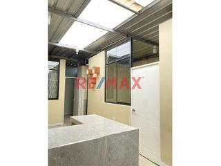 Foto 4 de Oportunidad única de adquirir una casa moderna, lista para habitar y con proyección a segundo piso.

📍 Ubicación: Villa Monterico
📏 Área del terren