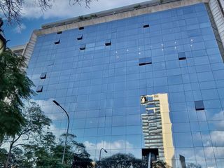 Oficina Amueblada con terraza en imponente Edificio Corporativo en Monserrat - 4 cocheras
