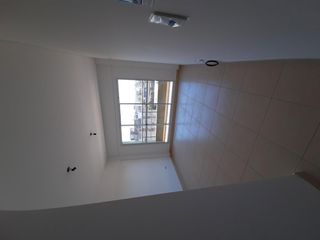 Monoambiente, Piso 4°C, 28,94 m2 total, c/ balcón al cfte, Villa Luro.