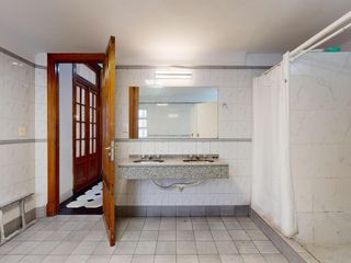 Foto 10 de CASONA EN VENTA EN EL BARRIO DE FLORES
