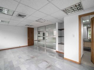 Foto 10 de oficina en arriendo/venta en versalles. Cod V1023093
