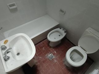 PH venta 2 dormitorios 1 baño patio 100 mts 2 totales 80 mts 2 cubiertos - Ringuelet