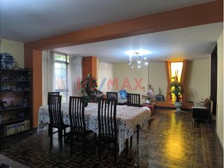 Casa en Venta en Santiago de Surco - Więcej