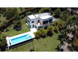 Foto 26 de Casa con Piscina para Renta en la Vía San Antonio La Ceja