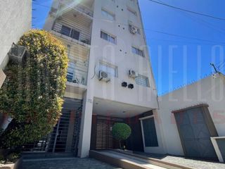 Foto 1 de Semipiso en venta en Quilmes Este