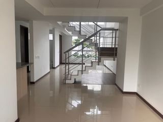 Foto 8 de casa en arriendo en ciudad santa bárbara. Cod A110258