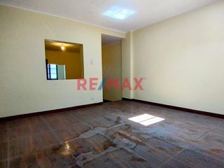 Foto 14 de ¡No dejes pasar esta excelente oportunidad! Casa de 2 pisos en la Av. Iquitos, La Victoria, ideal para casa habitación, oficina o negocio. Con 135 m²
