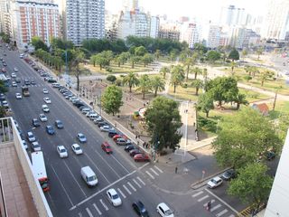Foto 1 de Departamento · 3 ambientes · vista a Plaza Colon