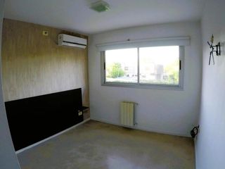 Duplex en venta - 2 Dormitorios 2 Baños - Cochera - 2040Mts2 - City Bell, La Plata