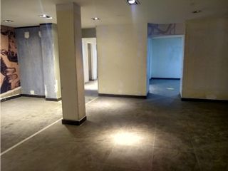 SE VENDE CASA COMERCIAL EN EL PARQUE PRINCIPAL