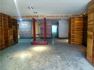 SE VENDE CASA COMERCIAL EN EL PARQUE PRINCIPAL