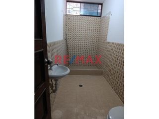 Foto 4 de 🏢 ¡Impulsa tu negocio en una ubicación estratégica!
Alquila este amplio local comercial de 85.85 m² en esquina, en una zona de alto tránsito peatonal
