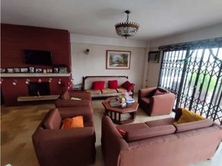 Foto 10 de VENDO HERMOSA CASA EN URDESA NORTE(INCLUYE SUITE Y DEPARTAMENTO)