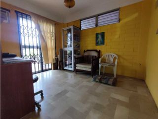 Foto 2 de VENDO HERMOSA CASA EN URDESA NORTE(INCLUYE SUITE Y DEPARTAMENTO)