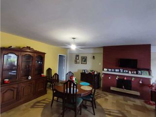 Foto 1 de VENDO HERMOSA CASA EN URDESA NORTE(INCLUYE SUITE Y DEPARTAMENTO)