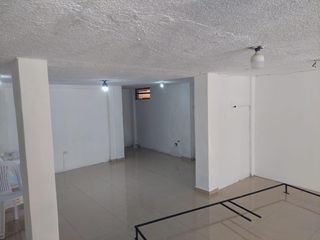 Gaspar de Villarroel, Local en renta, 70 m2, 2 ambientes, 1 baño, 1 parqueadero