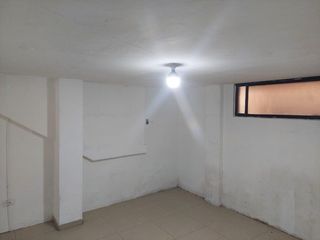 Gaspar de Villarroel, Local en renta, 70 m2, 2 ambientes, 1 baño, 1 parqueadero