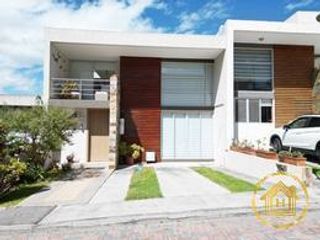 Foto 2 de Venta/Renta de Casa en Conj. Anaqmanta 274m² con 3 Dormitorios, balcón, jardín, guardianía 24/7