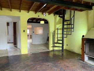 Casa PH en alquiler en Villa Dominico