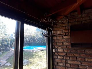Foto 1 de Sobre dos Terrenos formando 500 metros 5 ambientes, y baños con Dto interno excelente zona