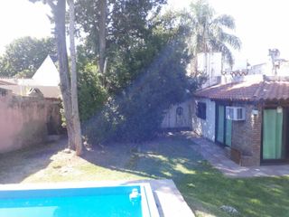 Foto 8 de Sobre dos Terrenos formando 500 metros 5 ambientes, y baños con Dto interno excelente zona