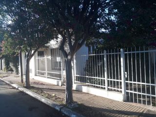 Foto 6 de Sobre dos Terrenos formando 500 metros 5 ambientes, y baños con Dto interno excelente zona