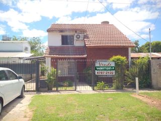 Foto 3 de VENTA DE CASA SOBRE LOTE PROPIO DE DOS PLANTAS Y COCHERA