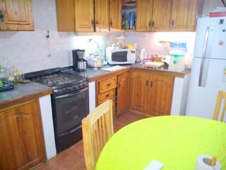 Foto 15 de VENTA DE CASA SOBRE LOTE PROPIO DE DOS PLANTAS Y COCHERA