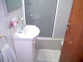 Foto 11 de VENTA DE CASA SOBRE LOTE PROPIO DE DOS PLANTAS Y COCHERA