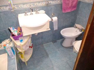 Foto 29 de VENTA DE CASA SOBRE LOTE PROPIO DE DOS PLANTAS Y COCHERA
