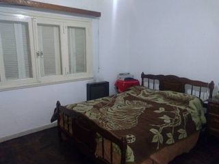 Foto 5 de Casa de 3 ambientes con gge p/2 autos, patio y terraza apta para seguir edificando