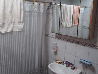 Casa en venta - 2 dormitorios 1 baño - 65mts2 - La Plata
