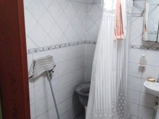 Casa en venta - 2 dormitorios 1 baño - 65mts2 - La Plata