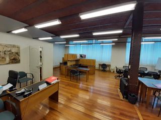 Oficina en venta - excelente estado- 1 cochera fija- Monserrat
