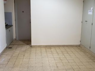 Foto 2 de Funcional apto uso profesional en planta baja con patio Lamadrid 62