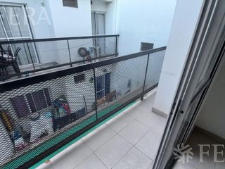 Alquiler de departamento de 2 ambientes con balcón en Crucesita