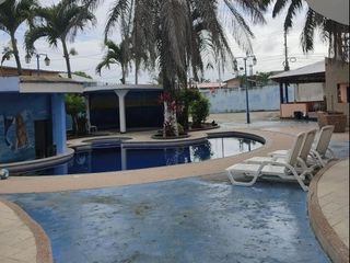Casa en  venta en Tonsupa de 18 habitaciones con piscina - Tonsupa, Esmeraldas