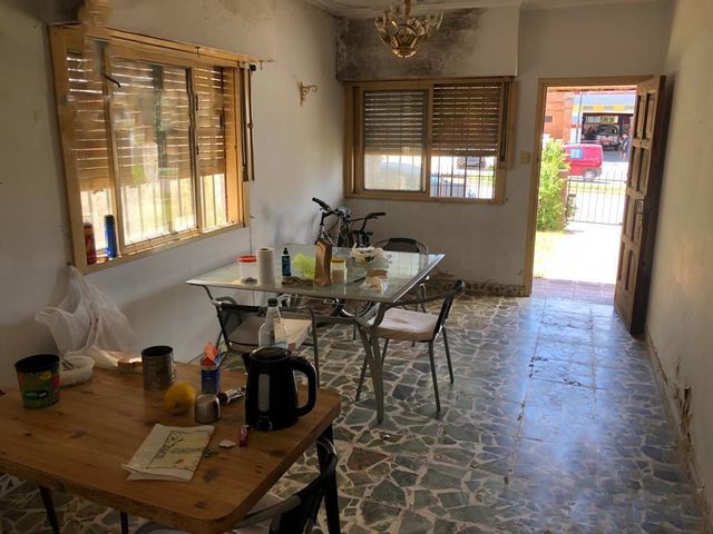 Casa en venta - 2 dormitorios 1 baño - 627mts2 totales - Manuel B Gonnet [FINANCIADA]