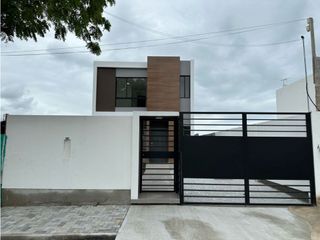 Foto 3 de MODERNA CASA NUEVA CON 3 DORMITORIOS EN MANTA AZUL, SUR DE MANTA