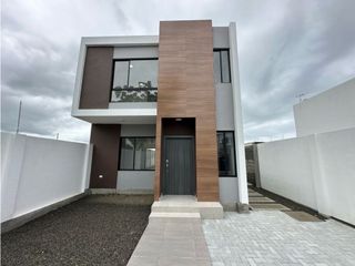 Foto 1 de MODERNA CASA NUEVA CON 3 DORMITORIOS EN MANTA AZUL, SUR DE MANTA