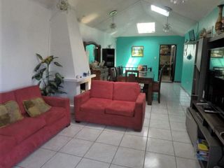 Venta Casa GRANDE en Nueva Aurora Quito Sur 3 habitaciones