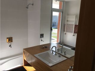 Foto 5 de Casa desarrollada en dos plantas con piscina barrio privado Rumencó