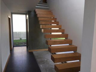 Foto 11 de Casa desarrollada en dos plantas con piscina barrio privado Rumencó