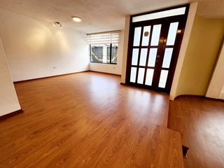 Foto 3 de Vendo casa rentera en Monteserrin, Norte de Quito