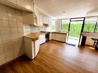 Foto 10 de Vendo casa rentera en Monteserrin, Norte de Quito