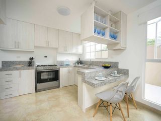Foto 9 de Venta de casa cerca del Riocentro Dorado y Plaza Batan, La Aurora, Guayaquil