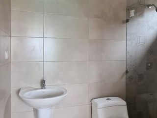 Foto 20 de Venta de casa cerca del Riocentro Dorado y Plaza Batan, La Aurora, Guayaquil
