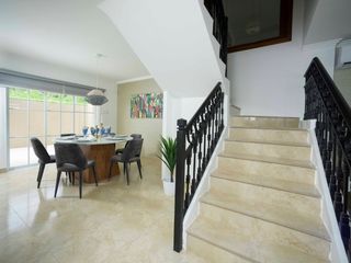 Foto 4 de Venta de casa cerca del Riocentro Dorado y Plaza Batan, La Aurora, Guayaquil