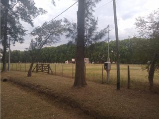Foto 1 de 2 lotes en venta en Barrio de Chacras Estancia Malvinas II en Brandsen