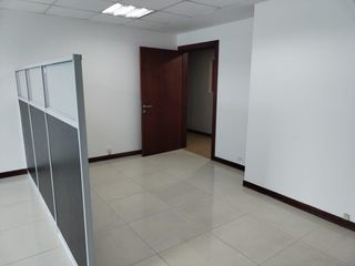 El Batán, Oficina en Renta, 42m2, 2 ambientes , 1 baño